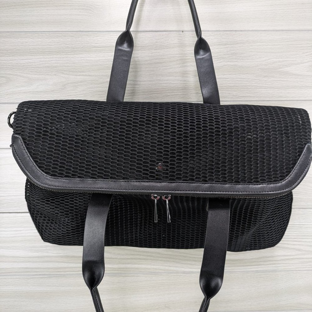 Fabletics Mesh The Grip Tote gym bag - Picture 8 of 12